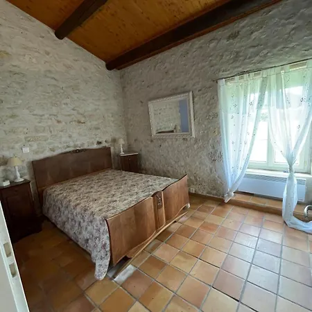 Prázdninový dům Charmante Maison Charentaise